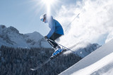 Skieur chevronné sur le domaine skiable alpin du Grand-Bornand