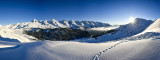 Vue panoramique sur la chaîne des Aravis depuis le domaine de ski alpin du Grand-Bornand