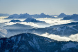 Vue sur les sommets environnants depuis le domaine skiable du Grand-Bornand